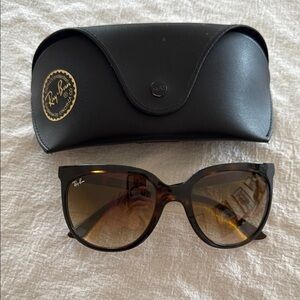 Ray-Ban Brown Sunglasses Classic Style